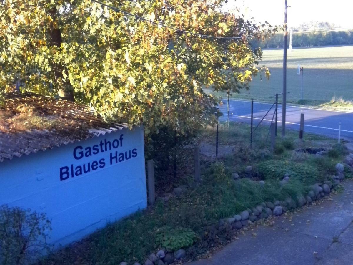 Gasthof Blaues Haus Hotel Bastorf Esterno foto